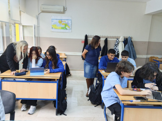 Kodla,Işığı yönet :Akıllı trafik lambası